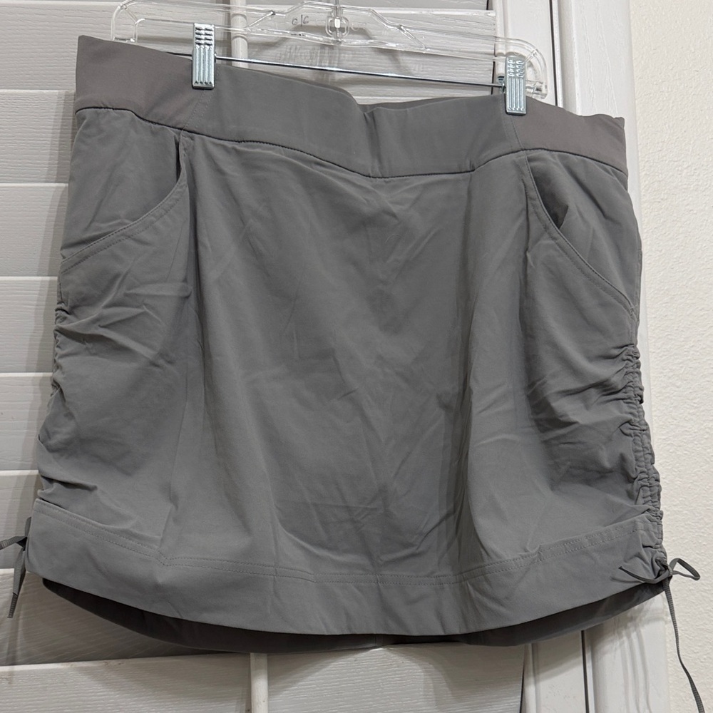 Columbia Gray Women’s Athletic Skort✨XL